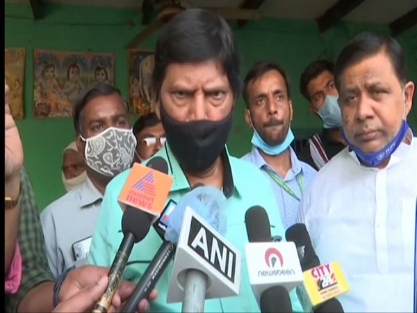 Union Minister of State for Social Justice and Empowerment Ramdas Athawale speaking to reporters in Hathras on Tuesday. Photo/ANI