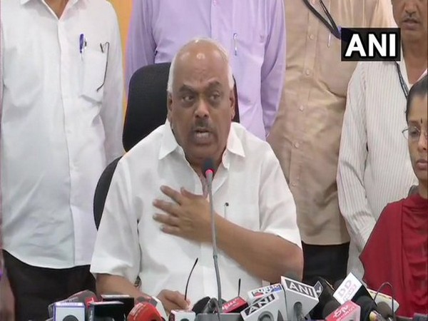 Karnataka Speaker KR Ramesh Kumar addressing a press conference in Bengaluru on Sunday.