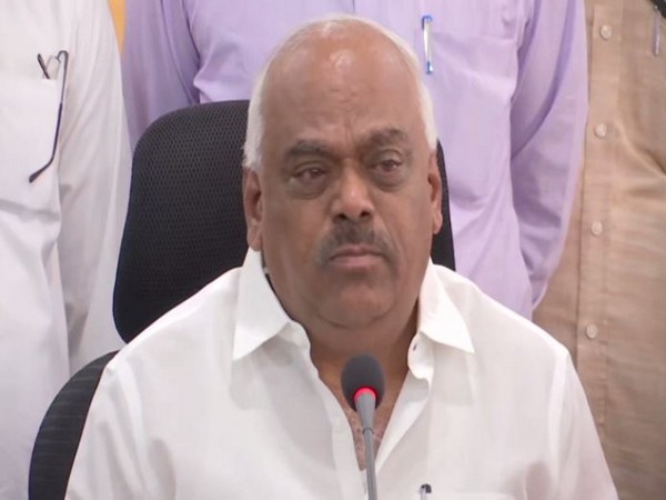 Karnataka Speaker KR Ramesh Kumar addressing a press conference in Bengaluru on Sunday. (Photo/ANI)