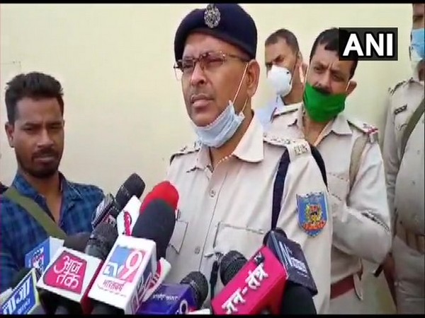Ranchi Rural SP Naushad Alam talking to reporters on Saturday. Photo/ANI