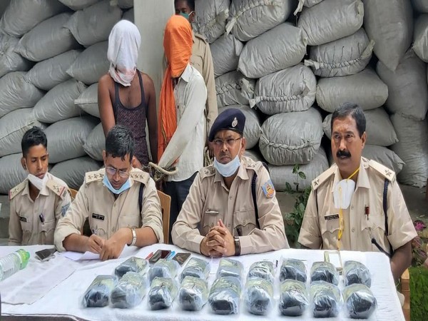 Two men arrested for sumggling 1877 kg of contraband substances to Rajasthan on August 10. Photo/ANI