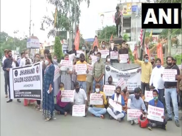 Jharkhand Salon Association staged a protest in Ranchi on Monday. (Photo/ANI)