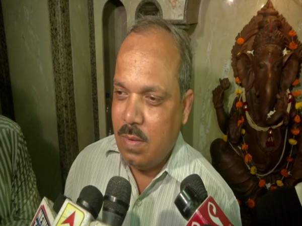 CBI DSP Ranjit Kumar speaking to reporters in Kolkata on Sunday. Photo/ANI