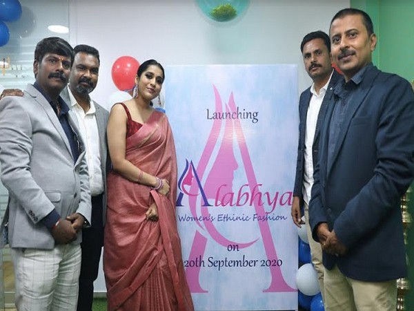 Telugu film star Rashmi Goutham with the directors of Ratirup Retails Pvt Ltd at the 'Alabhya' launch for Women's Ethnic Fashion Wear