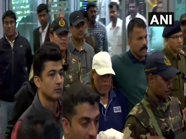 Gangster Ravi Pujari (wearing white cap).