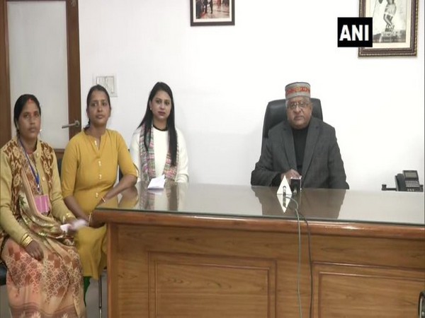 Union Minister and entrepreneurs after the meeting 