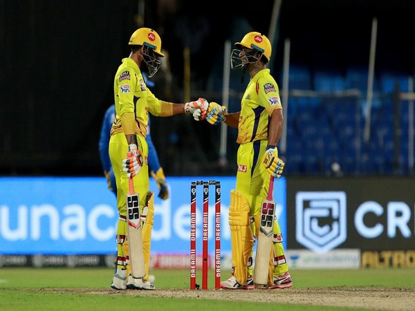 Ambati Rayudu and Ravindra Jadeja in the middle (Photo: BCCI/ IPL)