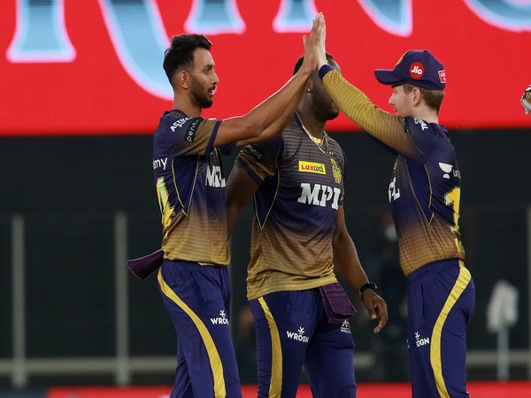 KKR players celebrating after taking a wicket (Photo/ IPL Twitter)