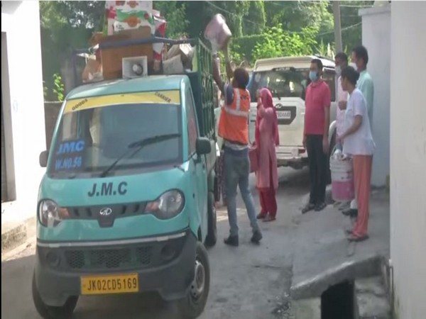 Garbage collection in Jammu. (Photo/ANI)