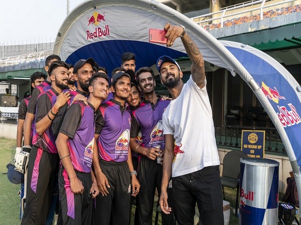 Red Bull athlete and India batsman KL Rahul with MMCC Pune winners of Red Bull Campus Cricket National Finals 2018