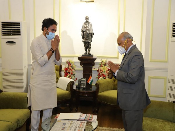 MoS Home G Kishan Reddy met Lieutenant Governor of Ladakh RK Mathur in New Delhi on Monday. (Photo: Twitter)
