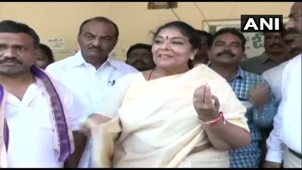 Congress Candidate Renuka Chowdhury casts her vote in Khammam. (Photo/ANI)