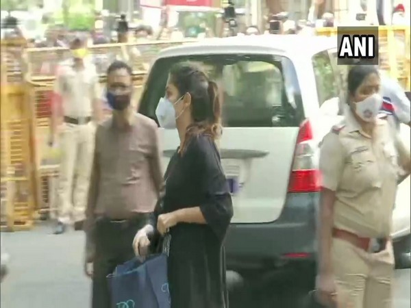 Actor Rhea Chakraborty arrives at NCB office, Mumbai on Tuesday. [Photo/ANI]