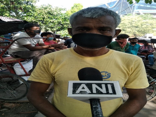 Jaleshawar Manjhi, one of the rickshaw pullers speaking to ANI in New Delhi on Sunday. Photo/ANI