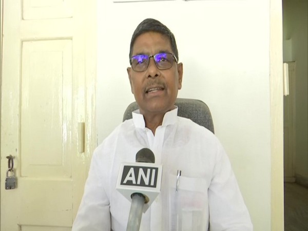 Rebel RJD leader Mahesh Yadav speaking to ANI on Monday.
