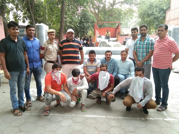 Delhi police arrest two robbers and receivers in New Delhi on Wednesday. Photo/ANI