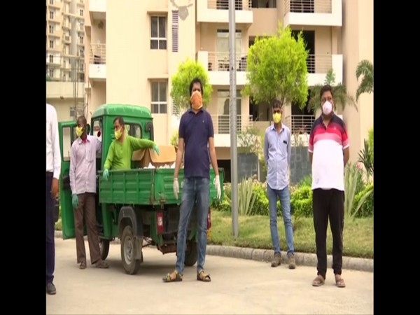 The 'Roti bank' in Noida was started on April 12 by the residents of 7X societies who initially made 400 chapatis. Photo/ANI