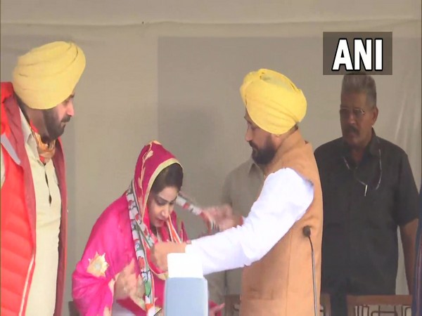 AAP MLA from Bathinda Rupinder Kaur Ruby joining Congress (Photo/ANI)
