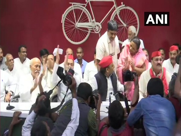 Samajwadi Party president Akhilesh Yadav along with other leaders in Lucknow on Sunday. Photo/ANI
