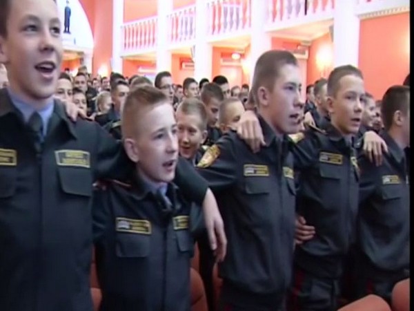 Russian soldiers singing 'Aye Watan .....' 