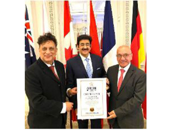 Sandeep Marwah Honored with Certification of World Record in London