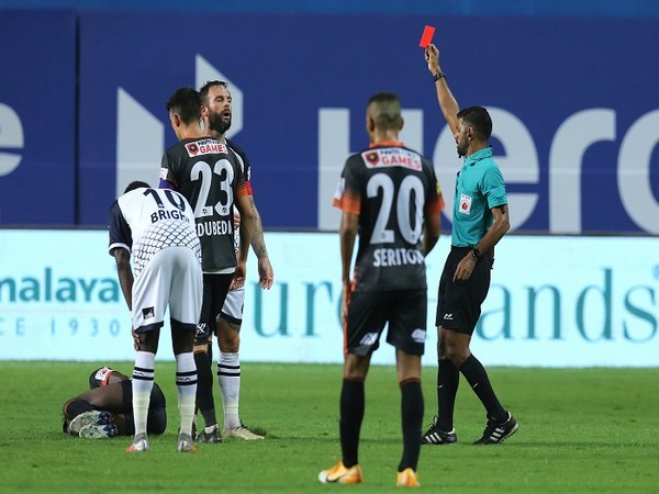East Bengal suffered a major setback when Daniel Fox was shown the red card in the second half  (Image: ISL)