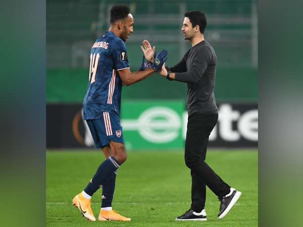 Pierre-Emerick Aubameyang with Mikel Arteta. (Photo/ Pierre-Emerick Aubameyang Twitter) 