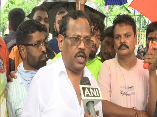 Manohar Bhoir, Shiv Sena MLA speaks to ANI in Navi Mumbai on Tuesday. [Photo/ANI]