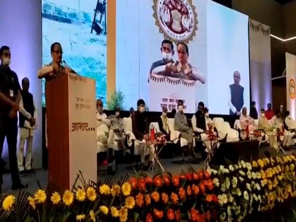 Visual of Madhya Pradesh Chief Minister Shivraj Singh Chouhan addressing the gathering in Indore (Photo/ANI)