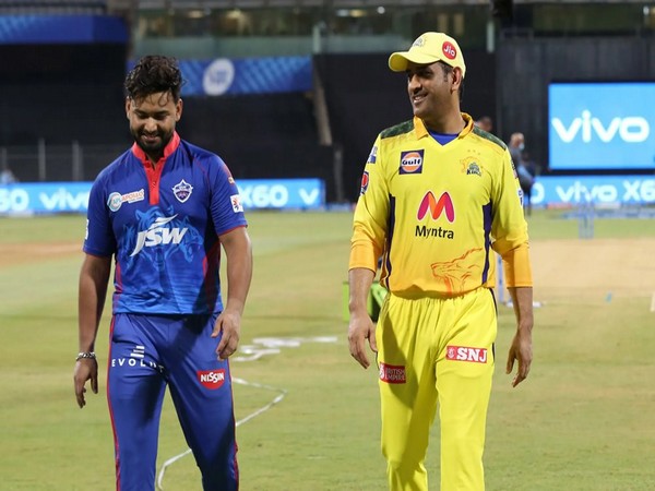 Rishabh Pant with MS Dhoni. (Photo/ IPLT20.com)