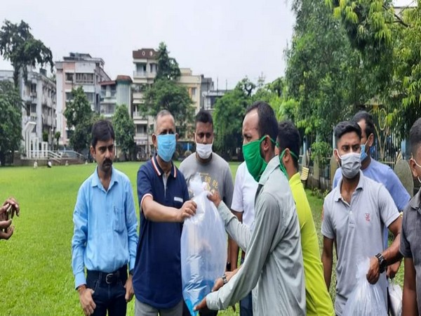 SMC releases guppy fishes in water bodies to combat dengue. (Photo/ANI)