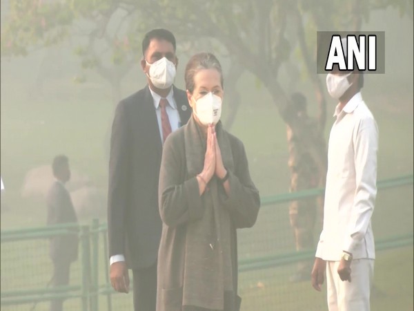 Visual of Congress Interim President Sonia Gandhi paying tribute at Shakti Sthal (Photo/ANI) 