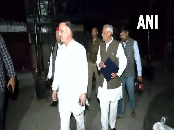 SP leaders on their way to meet SEC (Photo/ANI)