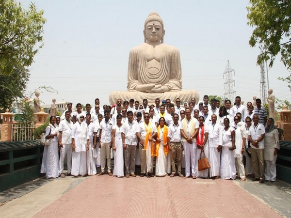 The Sri Lankan delegation at a religious place in Gaya. Photo/ANI