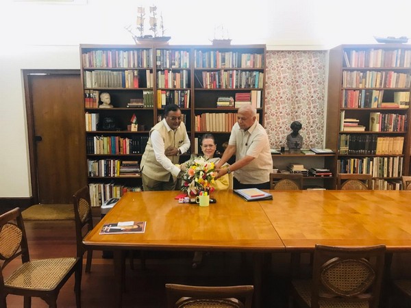 SR Patil and MC Venugopal meet Sonia Gandhi