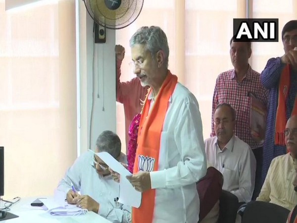 PM Modi discusses terrorism, radicalisation with Uzbekistan President