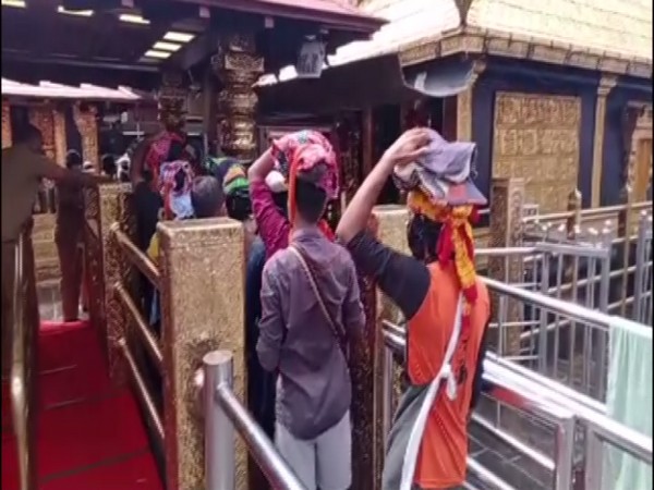 Pathanamthitta district admin suspends pilgrimage at Sabarimala temple for a day (Photo/ANI)