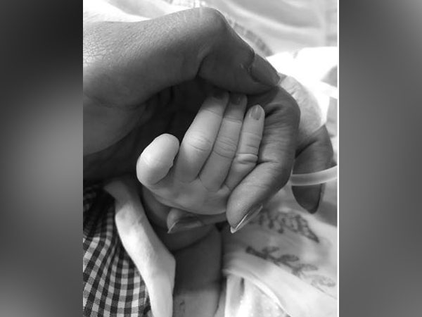Sameera Reddy shared a picture of her daughter's hand (Image Courtesy: Instagram)