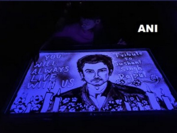 Sand animator Manas Kumar Sahoo pays tribute to late actor Sushant Singh Rajput (Photo/ANI) 
