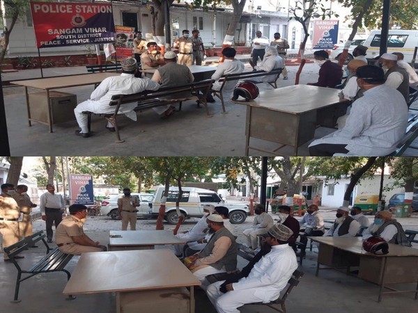 Delhi Police speaking to Muslim religious leaders ahead of Shab-e-Barat in New Delhi on Saturday. Photo/ANI