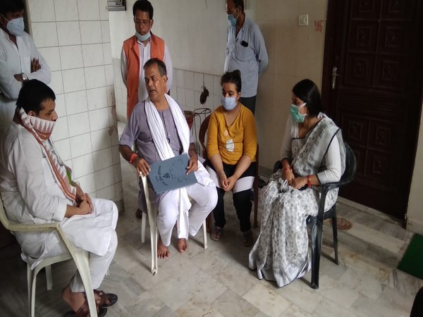 Sanjay Singh meets family members of DSP Devendra Mishra