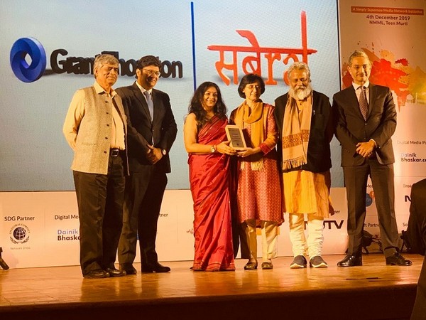 Ruby Ahluwalia of Sanjeevani being conferred the Grant Thornton Sabera Change Makers Award 2019