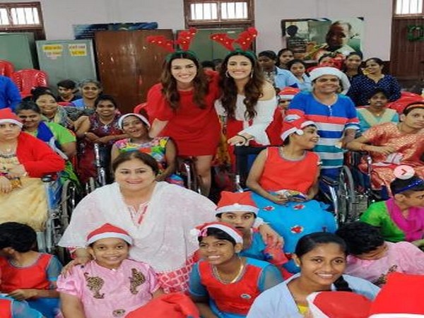 Actor Kriti Sanon and her family celebrating Christmas with specially-abled children (Image Source: Instagram)