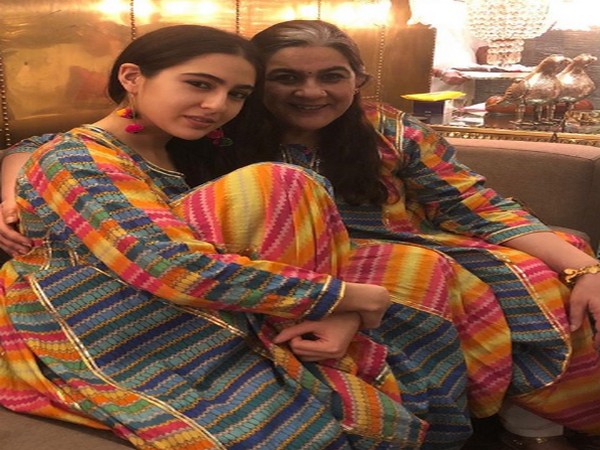 Actor Sara Ali Khan with mother Amrita Singh (Image Source: Instagram)