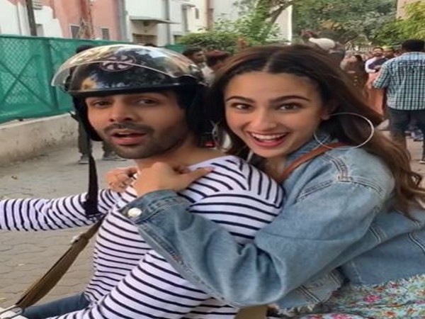Actors Sara Ali Khan and Kartik Aaryan (Image source: Instagram)