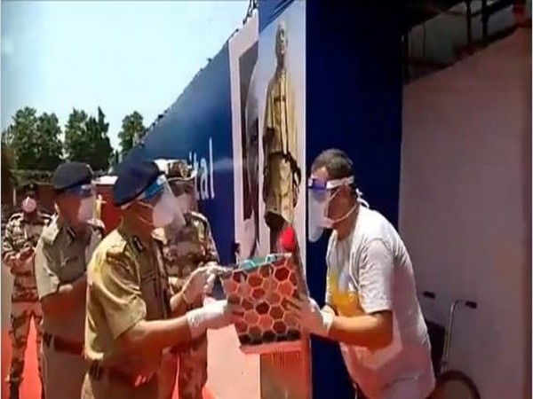 The first cured patient was discharged on Monday from Sardar Patel COVID Care Centre, Delhi (Photo credits: ITBP Twitter)