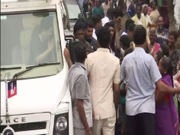 VK Sasikala in Madurai (Photo/ANI)