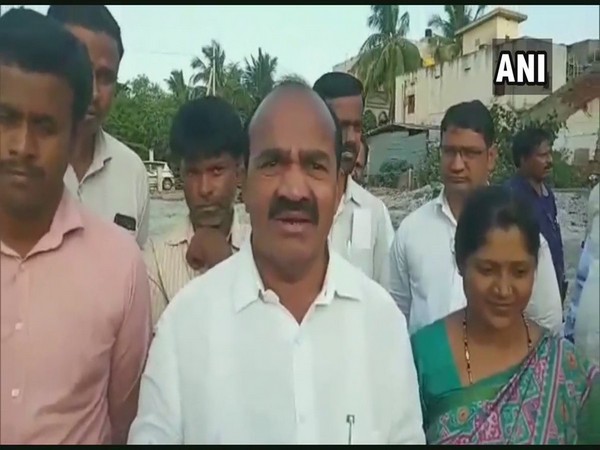 S Ramappa, Congress MLA from Harihara, while speaking to ANI on resignation of Karnataka Congress MLAs Anand Singh and Ramesh Jarkiholi on Monday. Photo/ANI