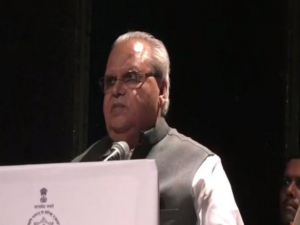  Goa Governor Satya Pal Malik speaking at an event in Panaji on Republic Day. (File pic)