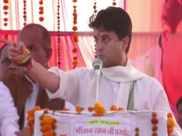 Congres General Secretary Jyotiraditya Scindia addressing a rally in Tikamgarh on Thursday. Photo/ANI
